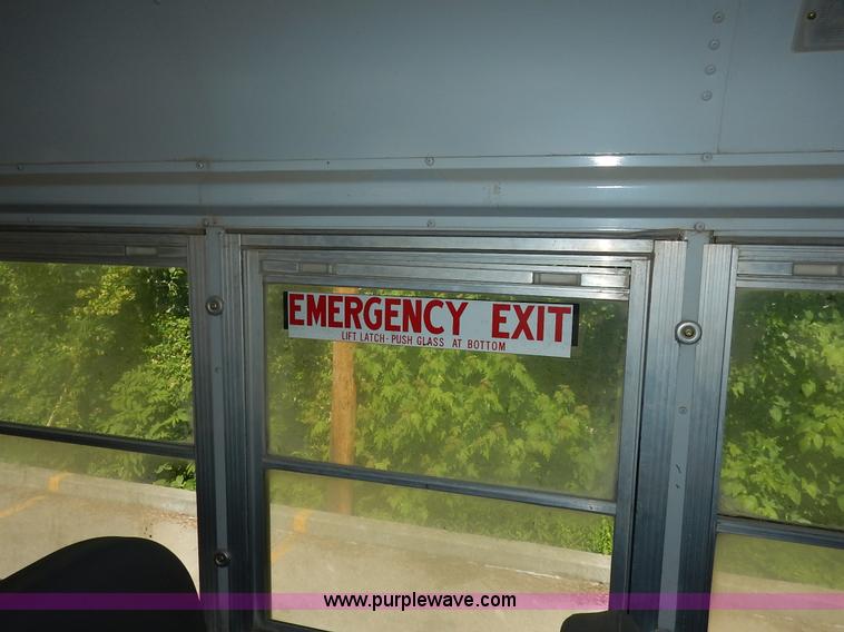 image for item K7426 1997 International 3800 school bus