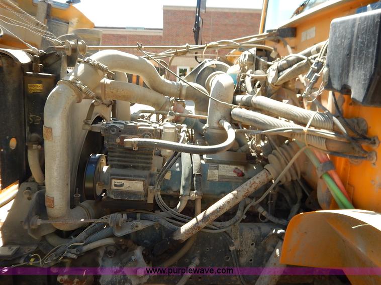 image for item K7426 1997 International 3800 school bus