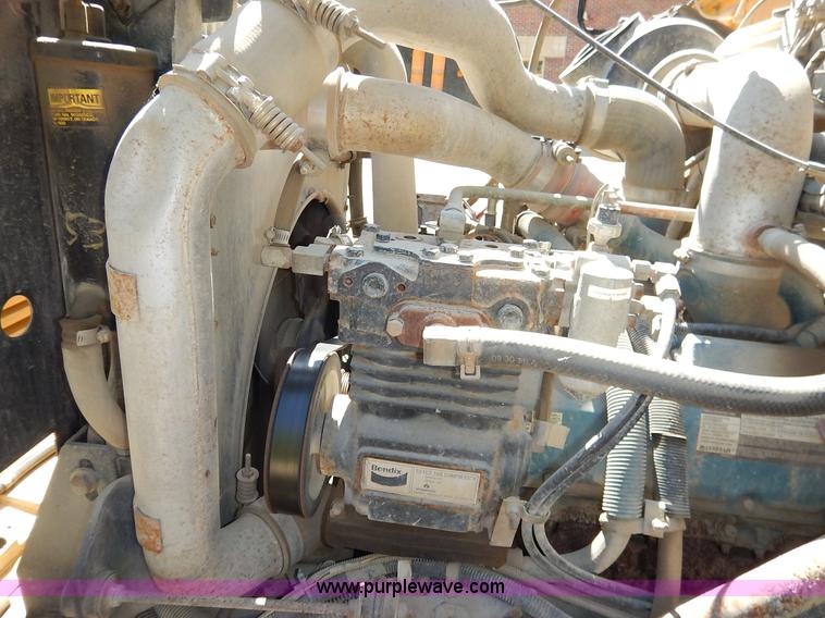 image for item K7426 1997 International 3800 school bus