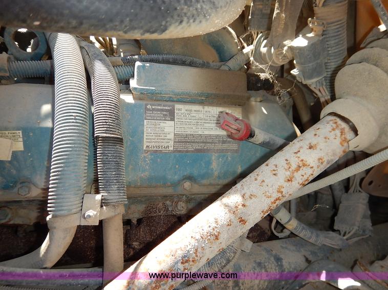 image for item K7426 1997 International 3800 school bus