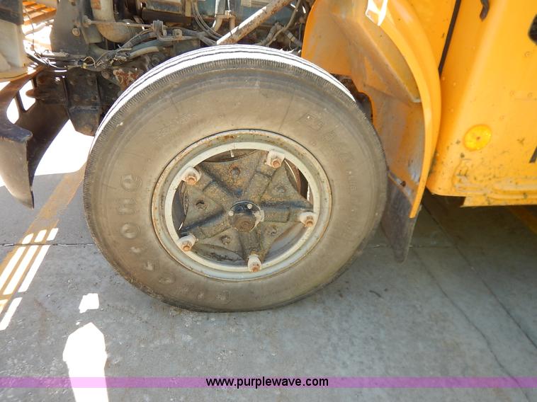 image for item K7426 1997 International 3800 school bus