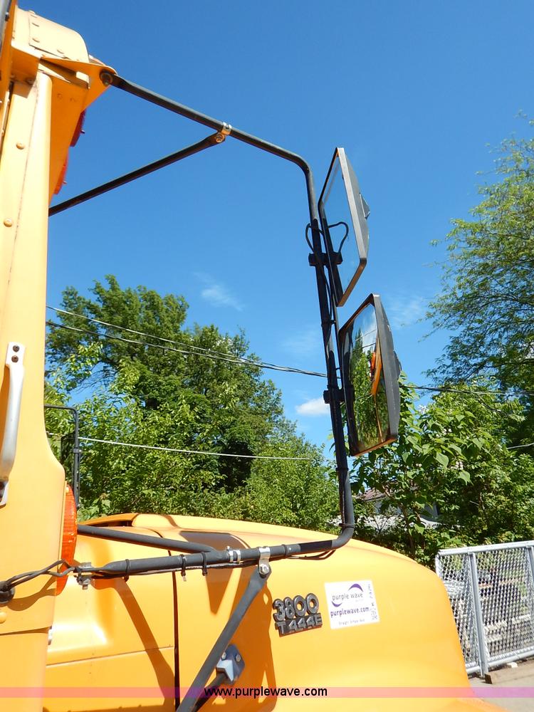 image for item K7426 1997 International 3800 school bus