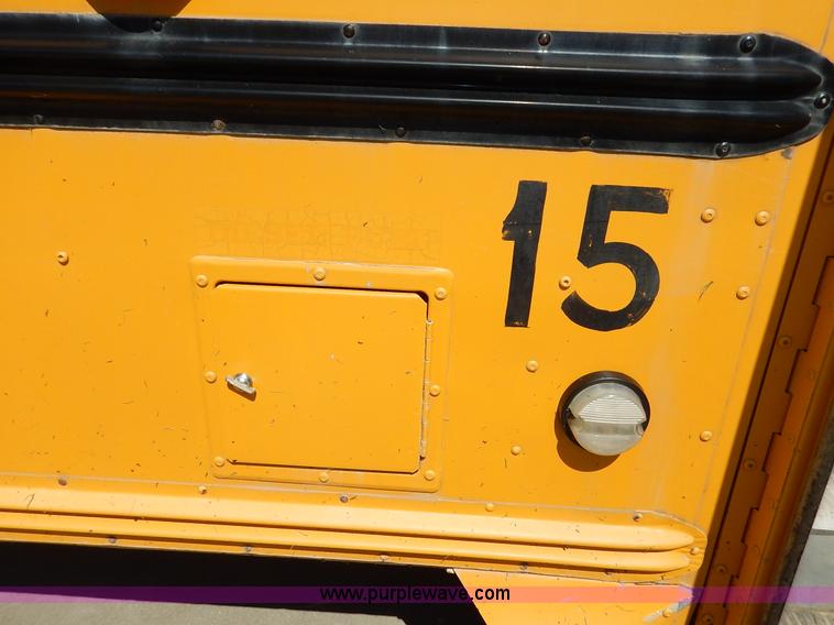 image for item K7426 1997 International 3800 school bus