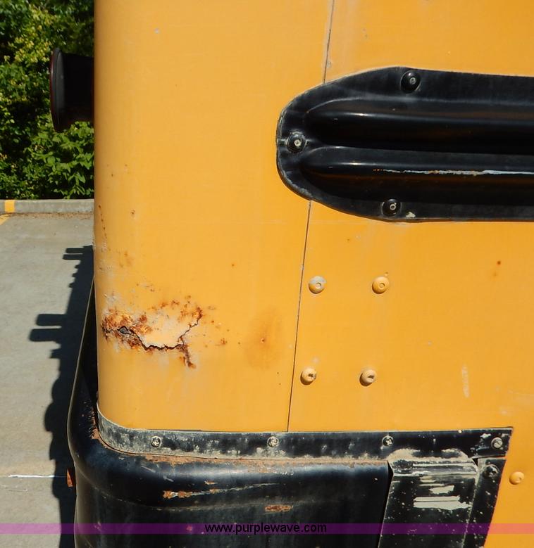 image for item K7426 1997 International 3800 school bus