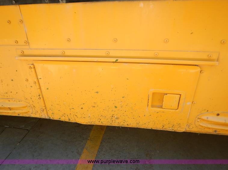 image for item K7426 1997 International 3800 school bus