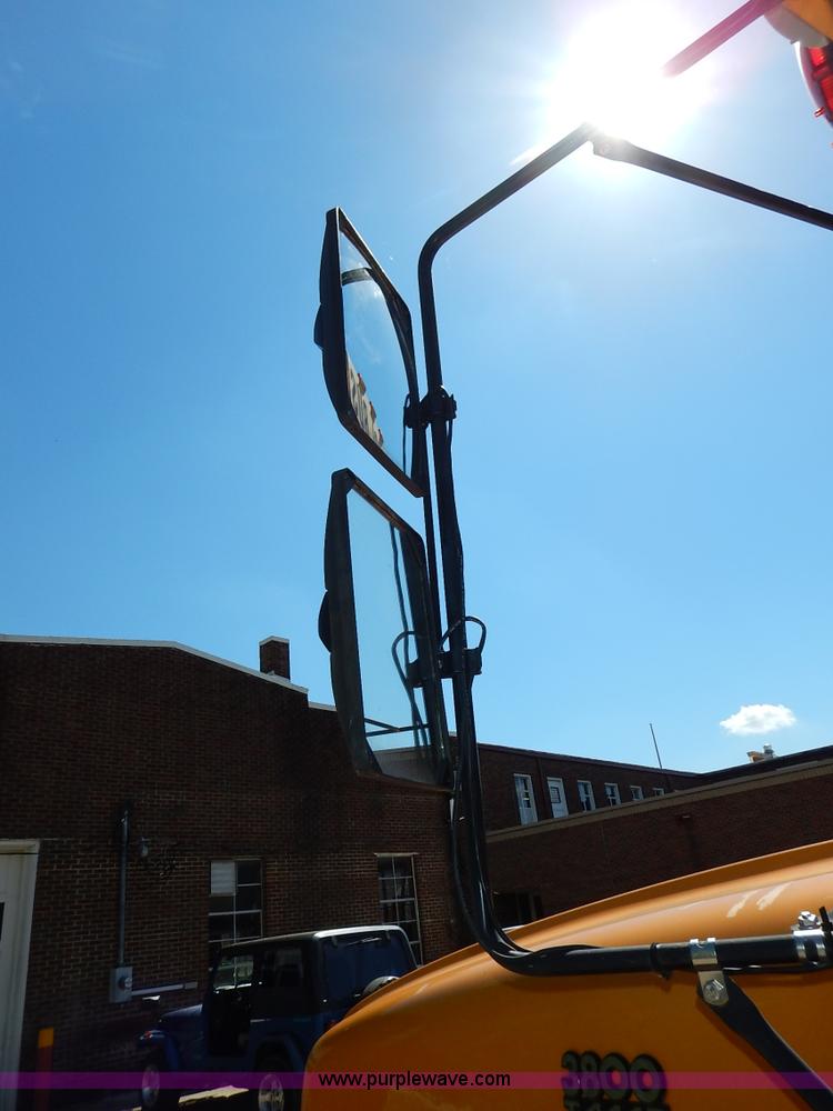 image for item K7426 1997 International 3800 school bus