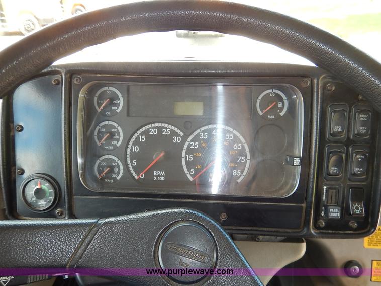 image for item K7444 2006 Freightliner FS65 Thomas school bus