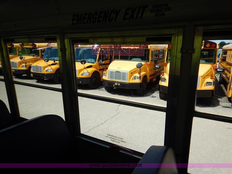 image for item K7444 2006 Freightliner FS65 Thomas school bus