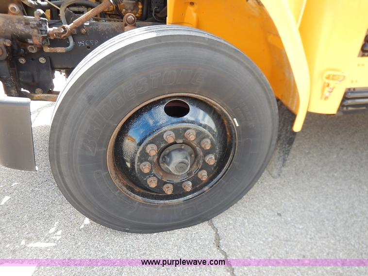 image for item K7444 2006 Freightliner FS65 Thomas school bus