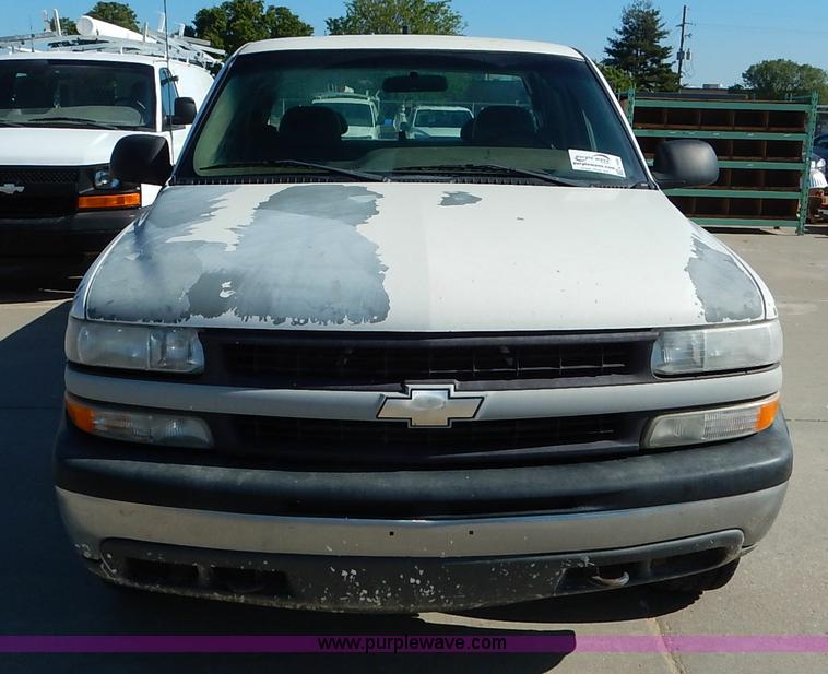 image for item K7455 2001 Chevrolet Silverado 1500 Ext. Cab pickup truck