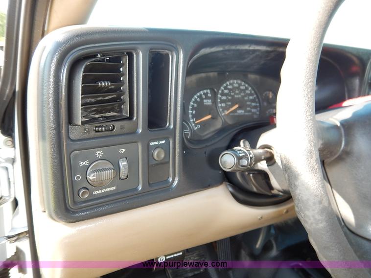 image for item K7455 2001 Chevrolet Silverado 1500 Ext. Cab pickup truck