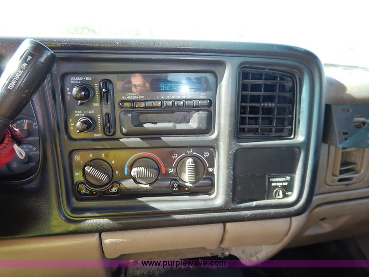 image for item K7455 2001 Chevrolet Silverado 1500 Ext. Cab pickup truck