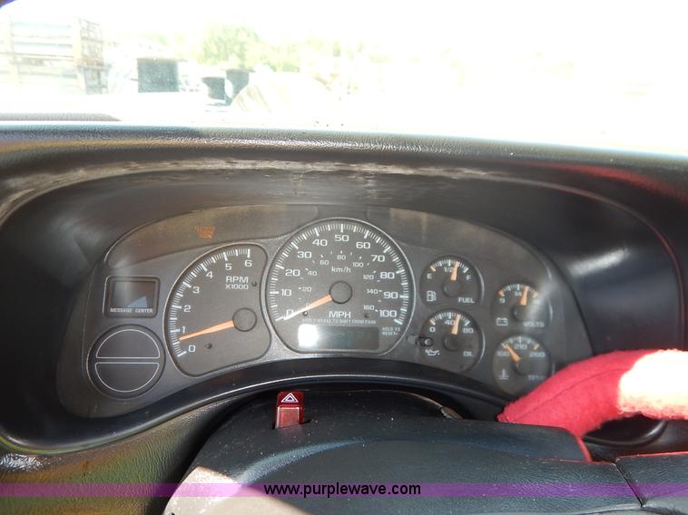 image for item K7455 2001 Chevrolet Silverado 1500 Ext. Cab pickup truck