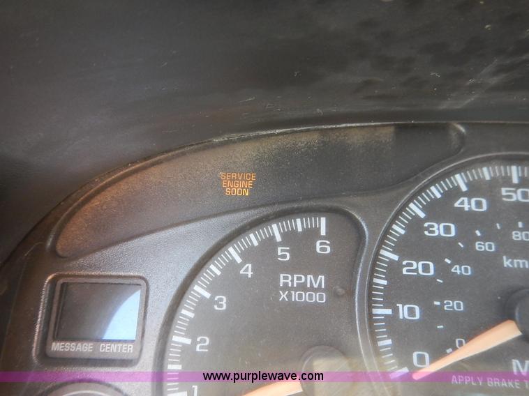 image for item K7455 2001 Chevrolet Silverado 1500 Ext. Cab pickup truck