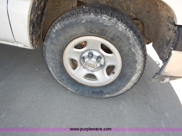 image for item K7455 2001 Chevrolet Silverado 1500 Ext. Cab pickup truck