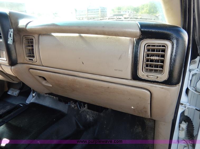 image for item K7455 2001 Chevrolet Silverado 1500 Ext. Cab pickup truck