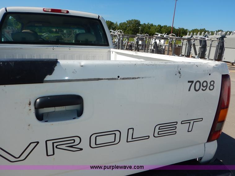 image for item K7455 2001 Chevrolet Silverado 1500 Ext. Cab pickup truck