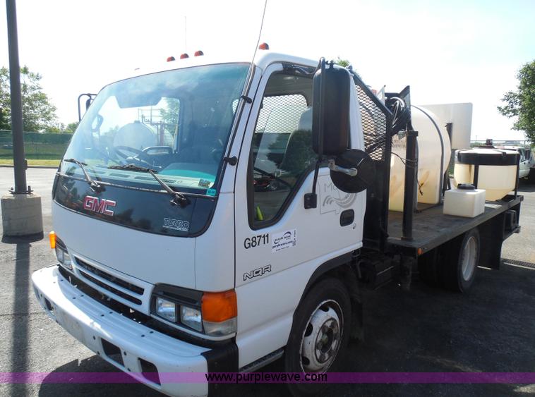 image for item K7500 2001 Isuzu NQR water truck