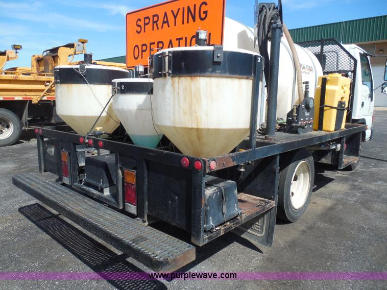 image for item K7500 2001 Isuzu NQR water truck