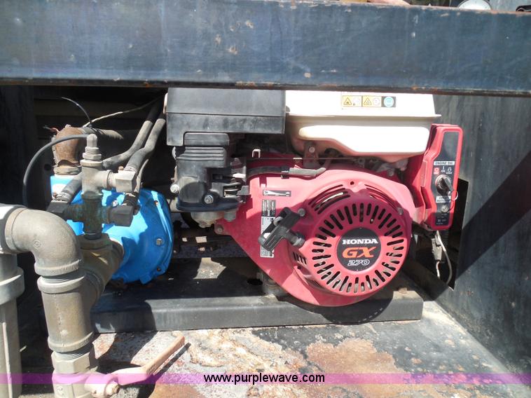 image for item K7500 2001 Isuzu NQR water truck