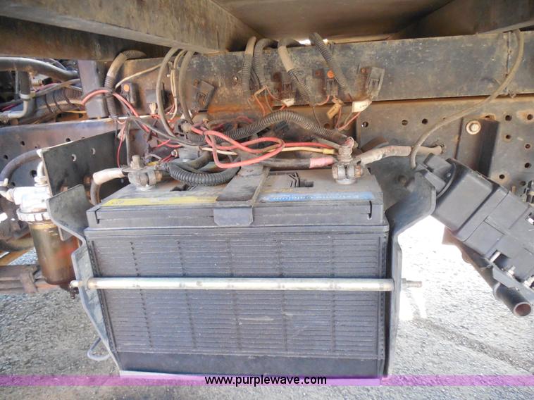 image for item K7500 2001 Isuzu NQR water truck