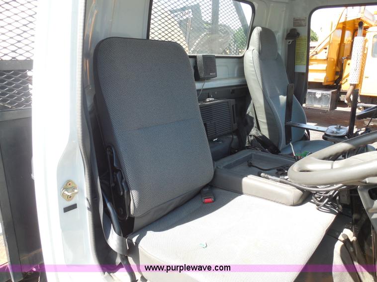 image for item K7500 2001 Isuzu NQR water truck