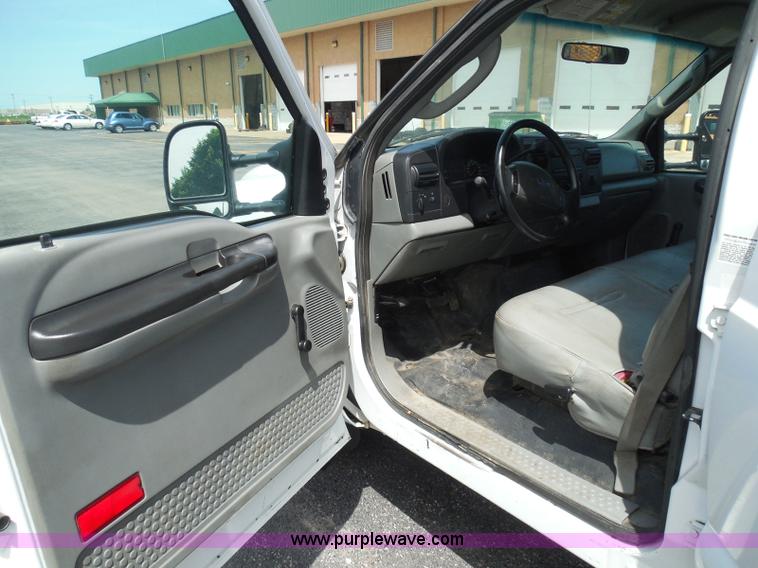 image for item K7502 2005 Ford F350 Super Duty XL Crew Cab utility truck