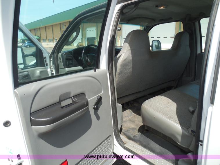image for item K7502 2005 Ford F350 Super Duty XL Crew Cab utility truck