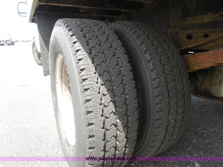 image for item K7502 2005 Ford F350 Super Duty XL Crew Cab utility truck