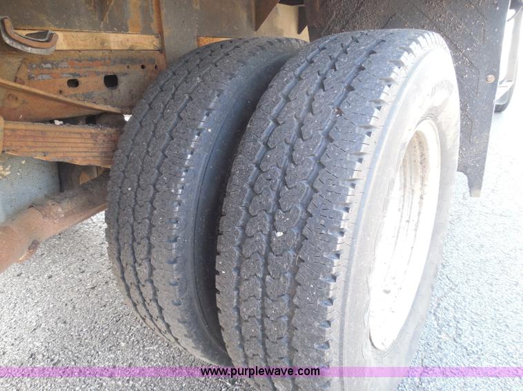 image for item K7502 2005 Ford F350 Super Duty XL Crew Cab utility truck