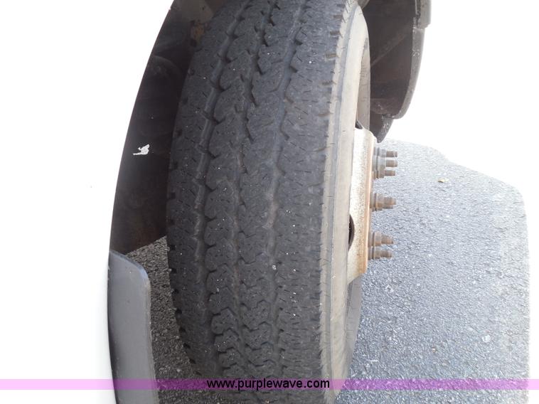 image for item K7502 2005 Ford F350 Super Duty XL Crew Cab utility truck