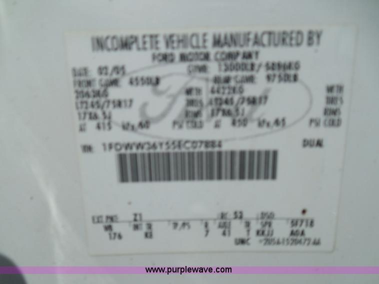 image for item K7502 2005 Ford F350 Super Duty XL Crew Cab utility truck