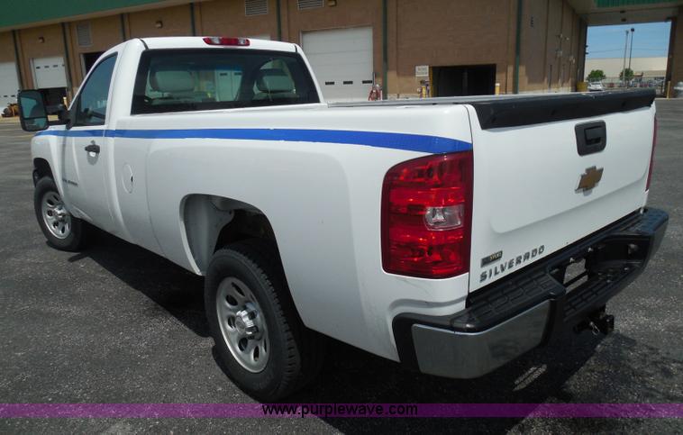 image for item K7503 2007 Chevrolet Silverado 1500 pickup truck