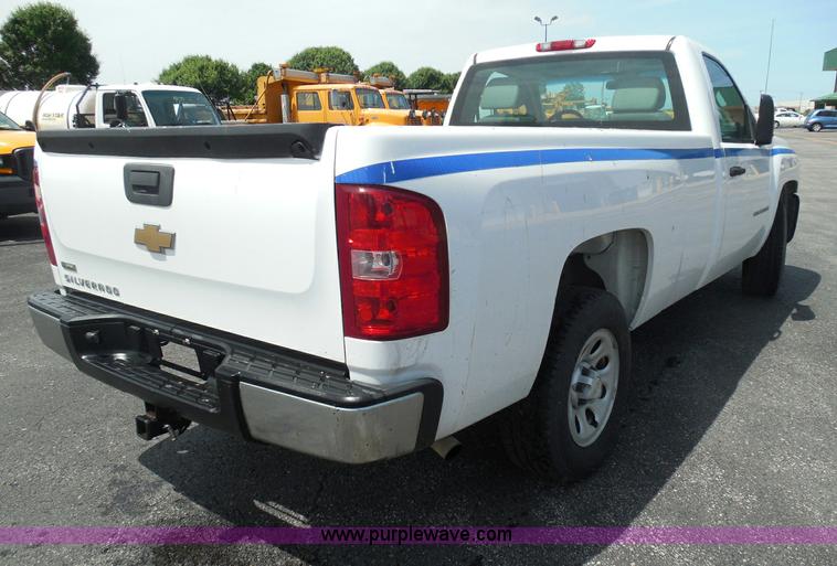 image for item K7503 2007 Chevrolet Silverado 1500 pickup truck