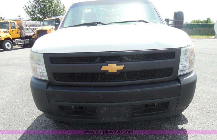 image for item K7503 2007 Chevrolet Silverado 1500 pickup truck