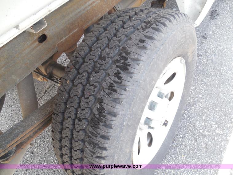 image for item K7503 2007 Chevrolet Silverado 1500 pickup truck