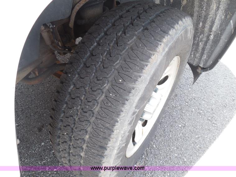 image for item K7503 2007 Chevrolet Silverado 1500 pickup truck