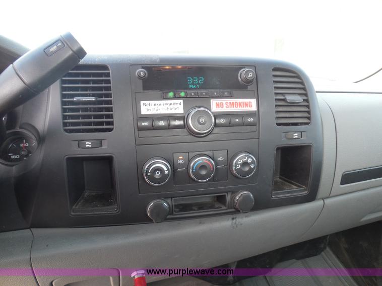 image for item K7503 2007 Chevrolet Silverado 1500 pickup truck