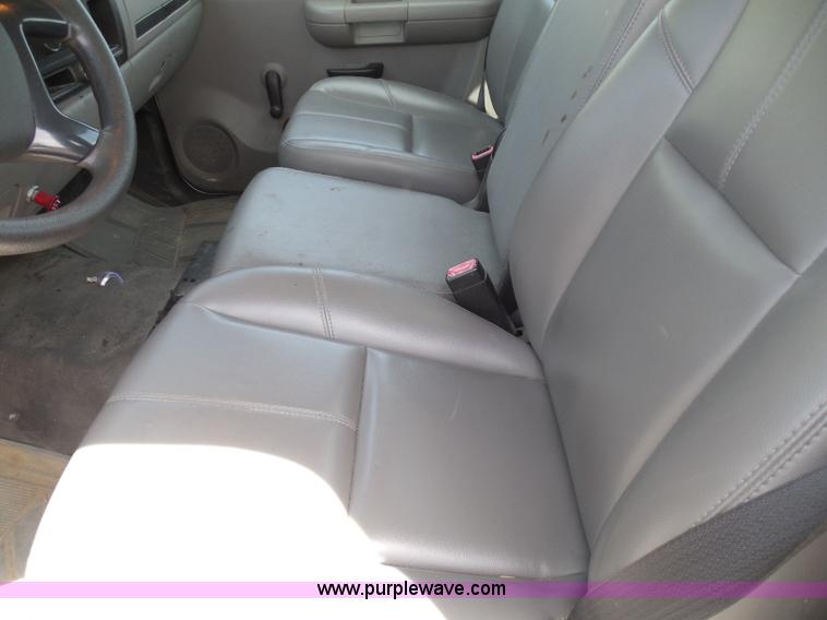 image for item K7503 2007 Chevrolet Silverado 1500 pickup truck