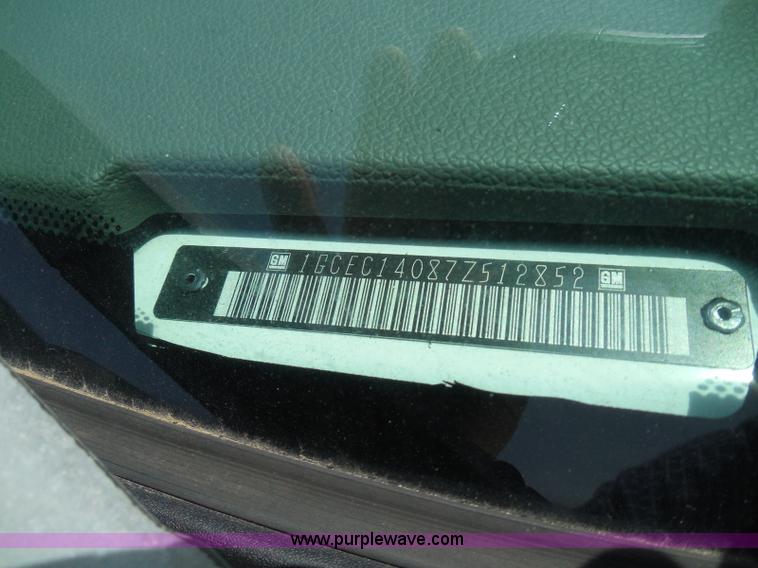 image for item K7503 2007 Chevrolet Silverado 1500 pickup truck