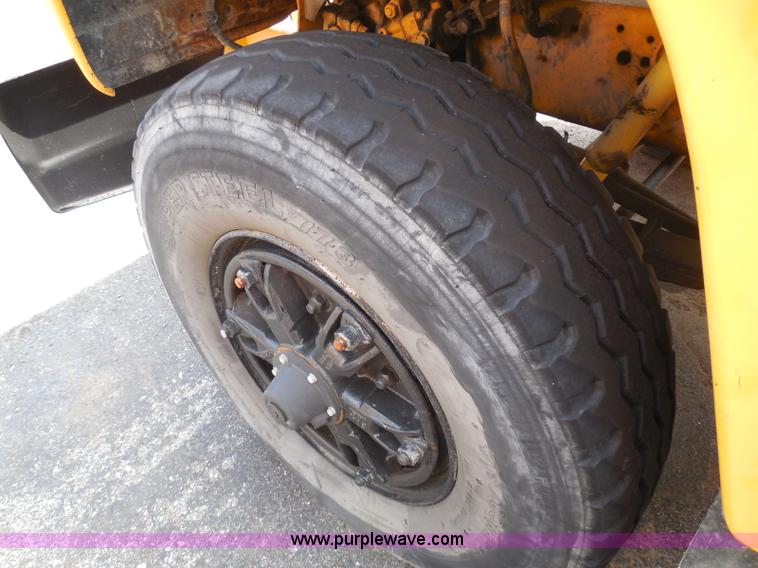 image for item K7505 1991 Ford LT8000 mixer truck