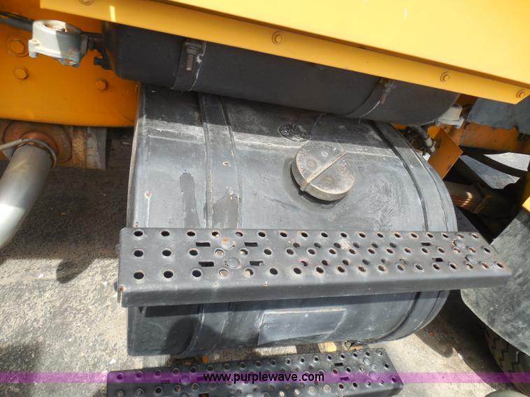 image for item K7505 1991 Ford LT8000 mixer truck