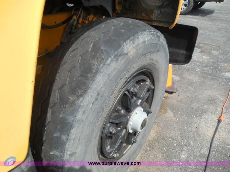 image for item K7505 1991 Ford LT8000 mixer truck