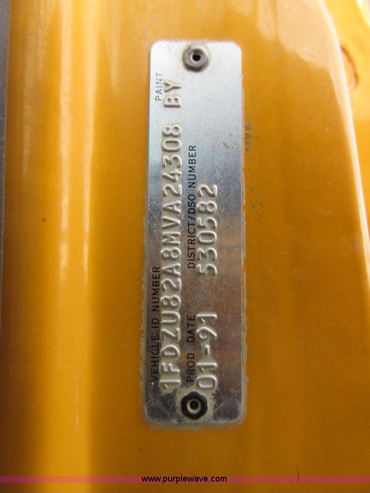 image for item K7505 1991 Ford LT8000 mixer truck