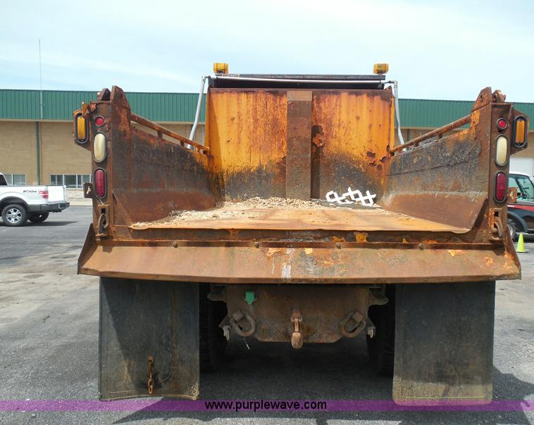 image for item K7507 2002 International 4900 Crew Cab dump truck