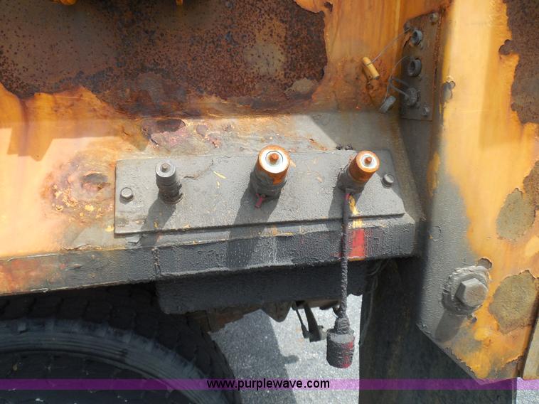 image for item K7507 2002 International 4900 Crew Cab dump truck