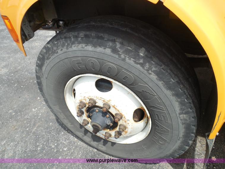 image for item K7507 2002 International 4900 Crew Cab dump truck