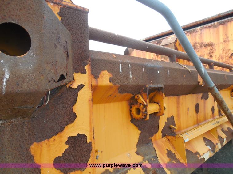 image for item K7509 2002 International 4900 Crew Cab dump truck