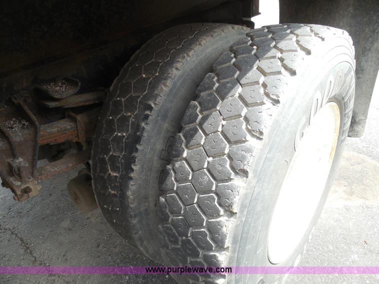 image for item K7509 2002 International 4900 Crew Cab dump truck