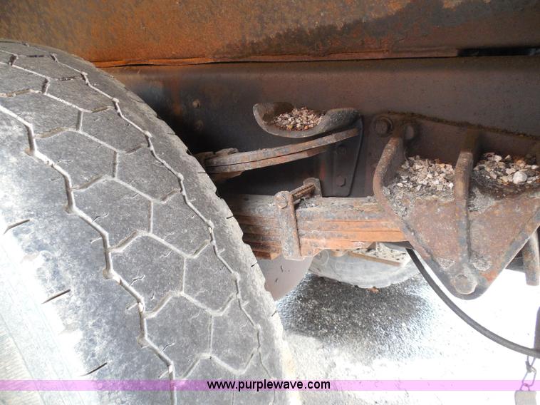 image for item K7509 2002 International 4900 Crew Cab dump truck